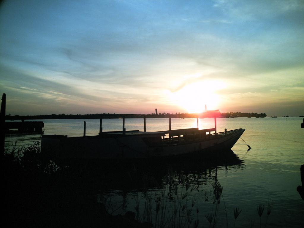 Escape Karimunjawa Hotel เซอมารัง ภายนอก รูปภาพ